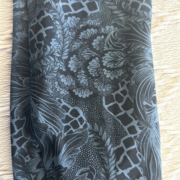 Lululemon Leggings size 2, 23” length excellent used condition - Picture 7 of 7